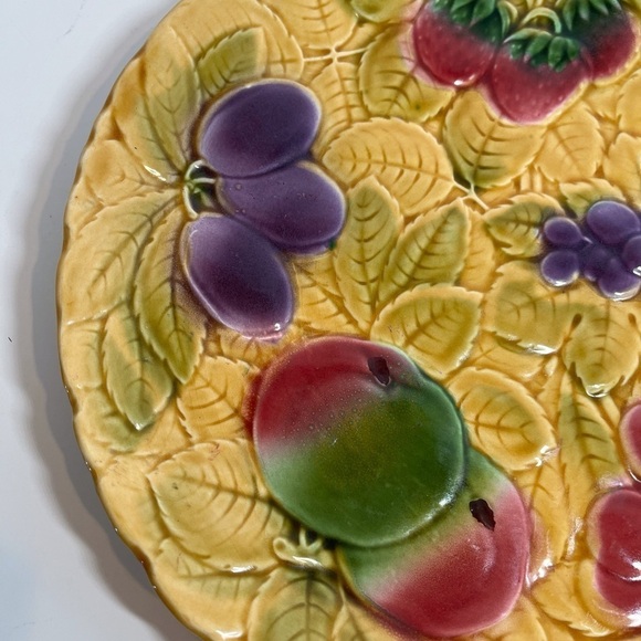 Vintage Sarreguemine French Majollica Platter with Fruits and Leaves Design - Picture 3 of 11